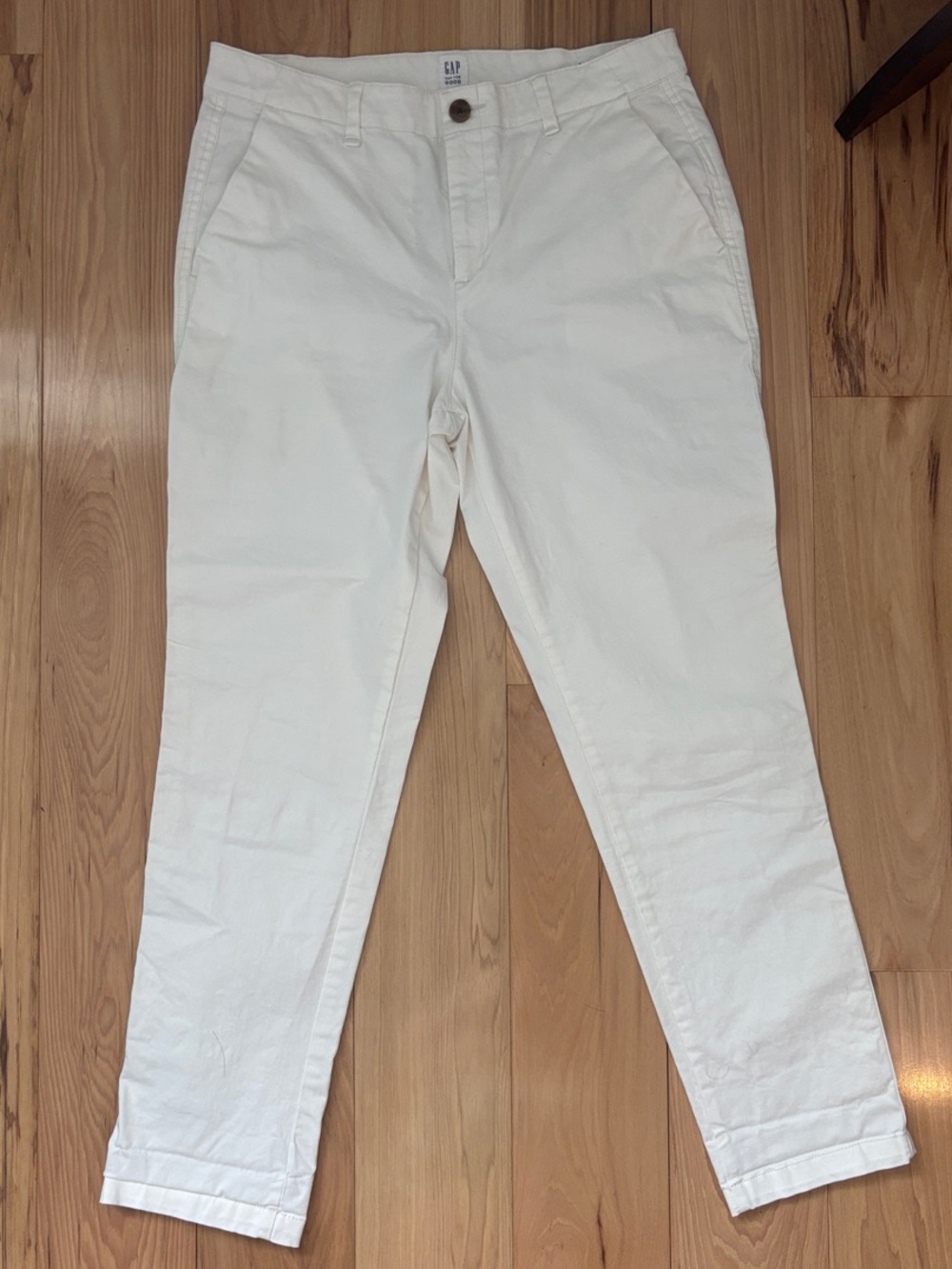 GAP Women’s White Girlfriend Khaki Pants